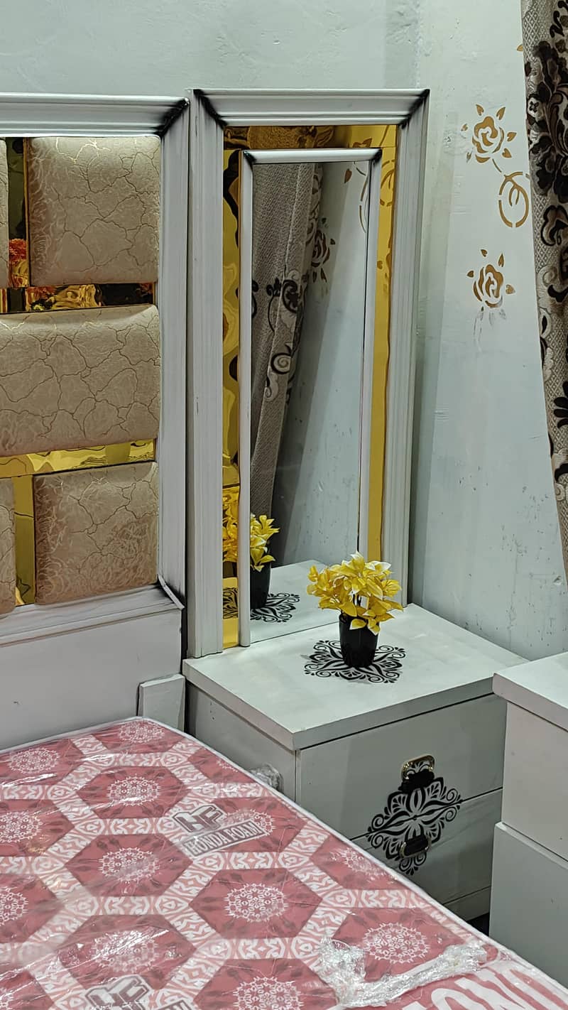 Bad +Drasing Table + 2 Side Table  Offer  Price 6