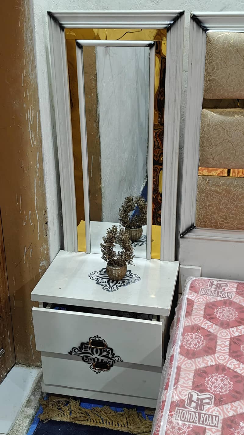 Bad +Drasing Table + 2 Side Table  Offer  Price 7