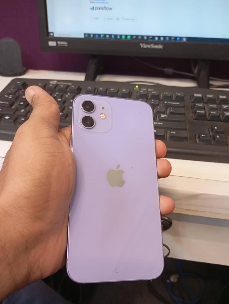 Apple iPhone 12 7