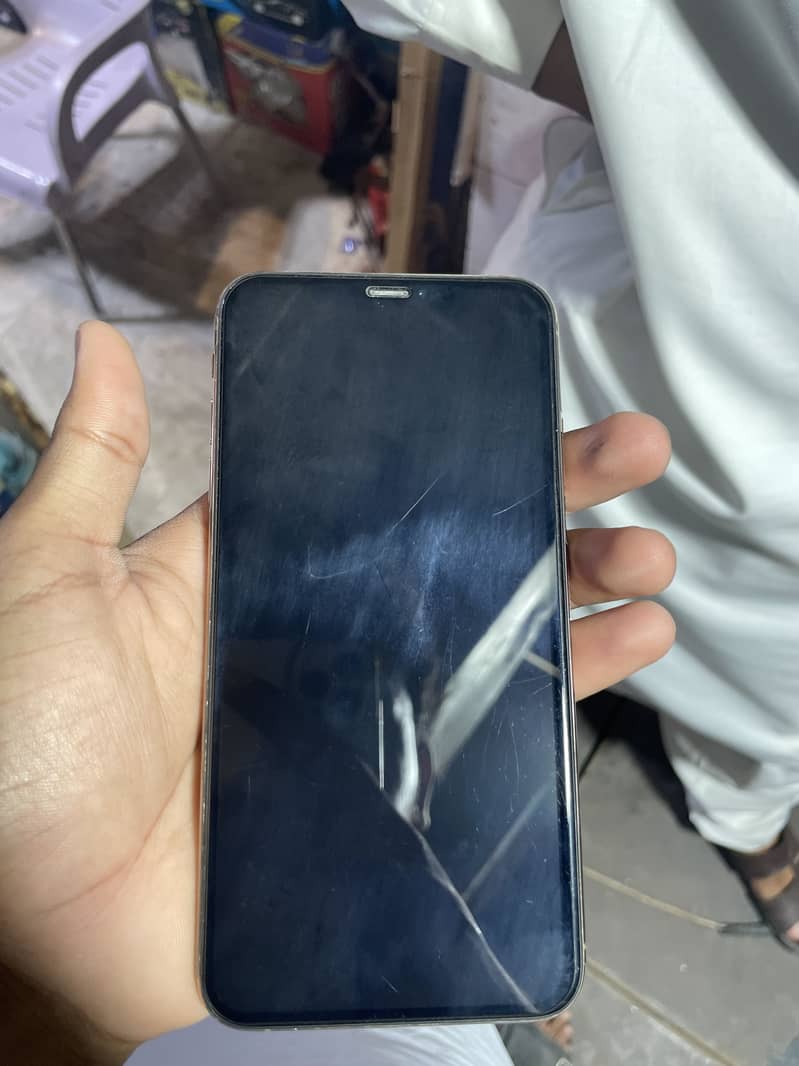 Apple iPhone XS Max 6