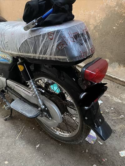 Condition achi ha 2023 model ha file paper har cheez original ha