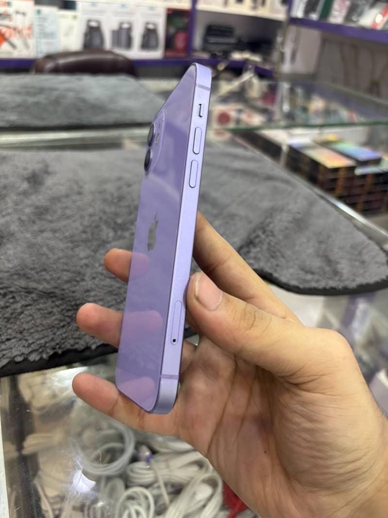 Apple iPhone 12 2