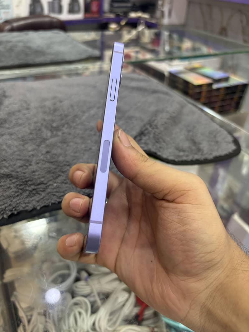 Apple iPhone 12 3