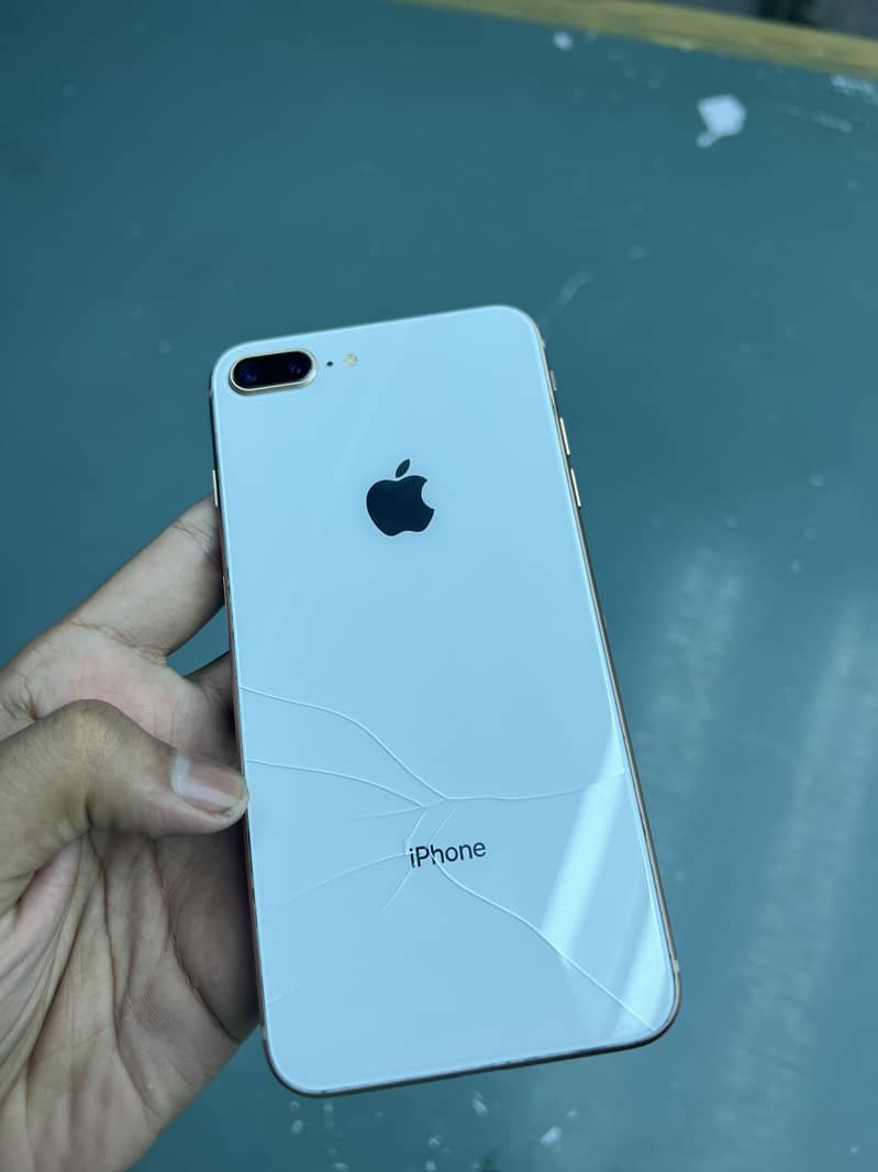 Apple iPhone 8 Plus 0