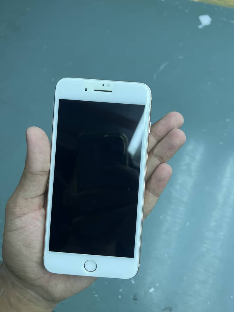 Apple iPhone 8 Plus 2