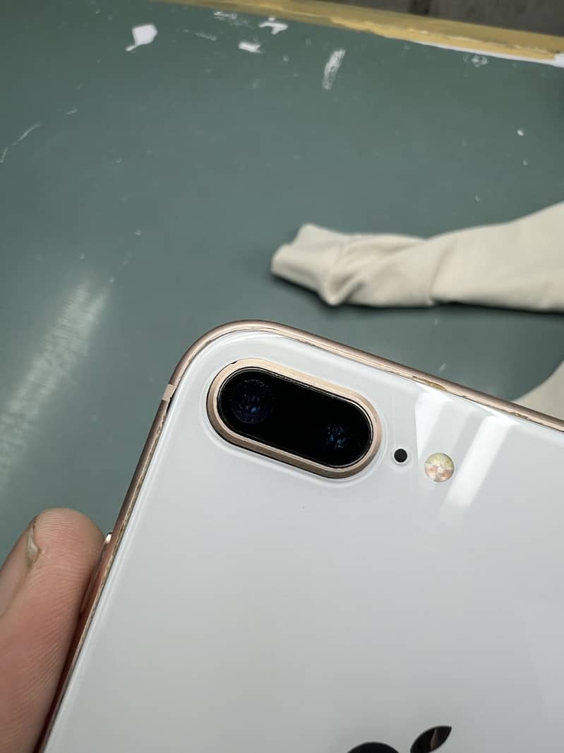 Apple iPhone 8 Plus 6