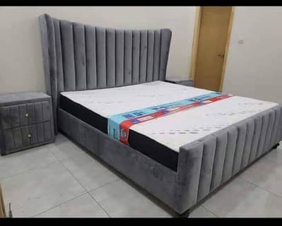Cushion/tufted bed