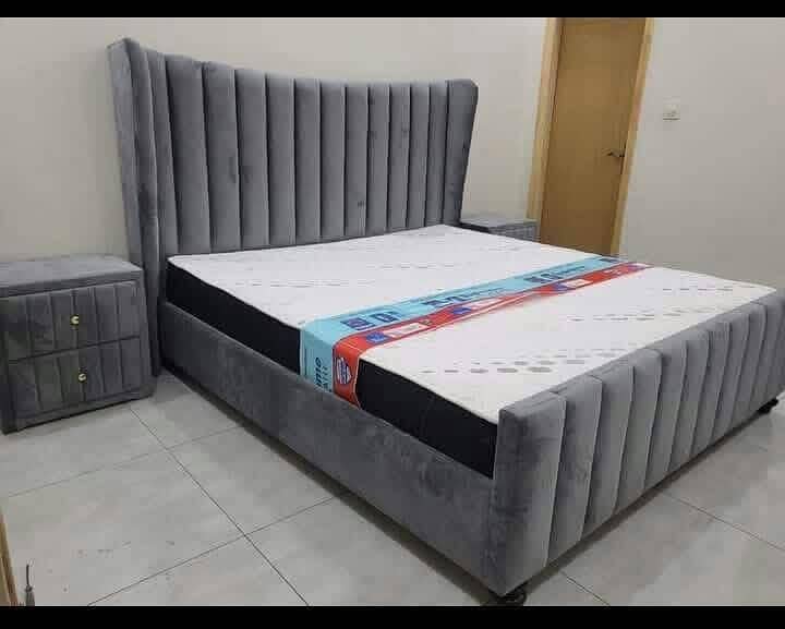 Cushion/tufted bed 1