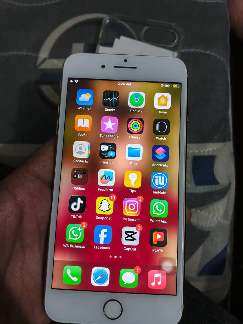 Apple iPhone 8 Plus 0