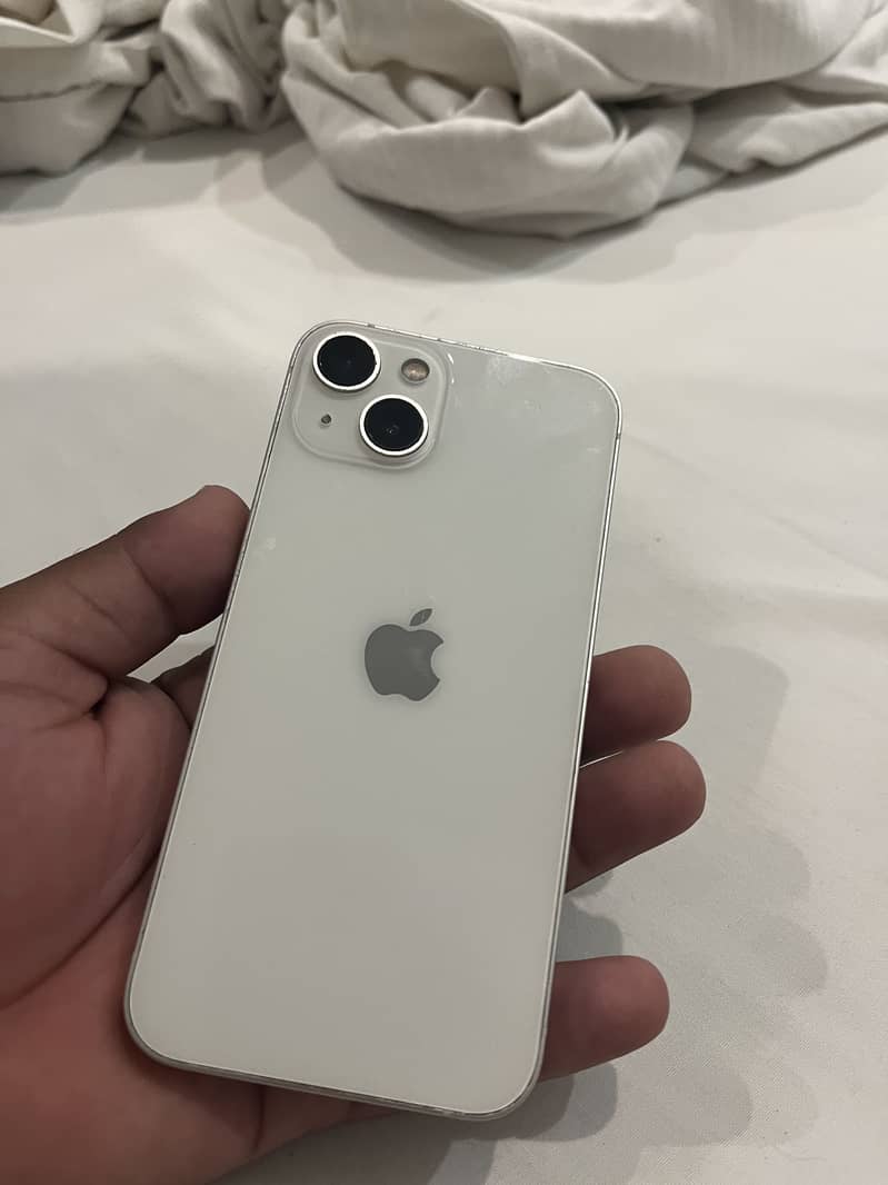 Apple iPhone 13 0