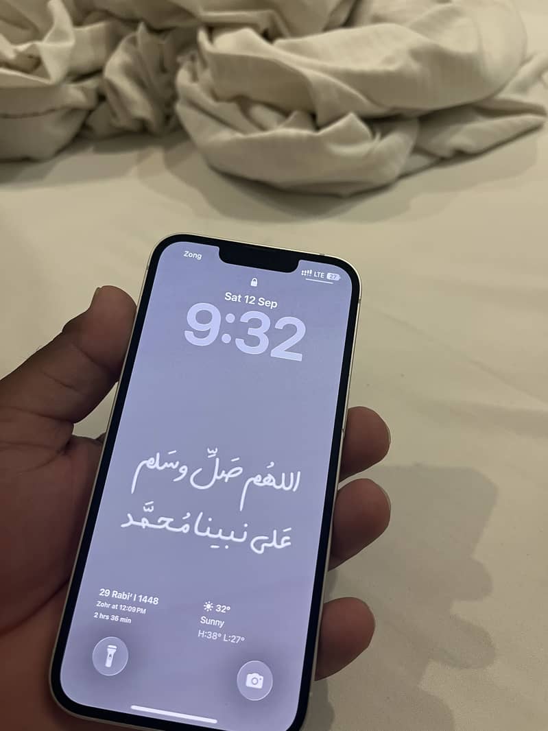 Apple iPhone 13 5