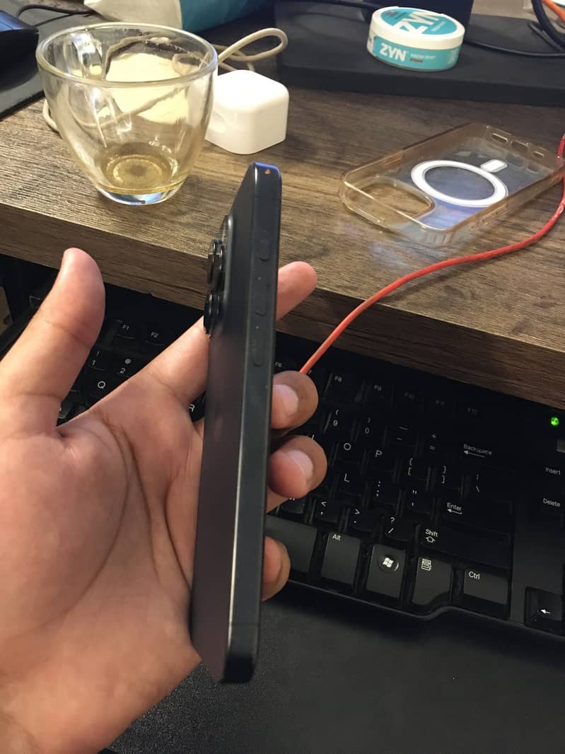 Apple iPhone 15 Pro 2
