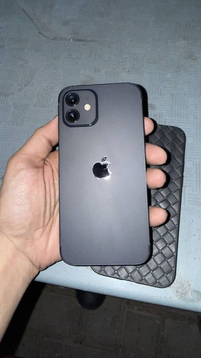 Apple iPhone 12