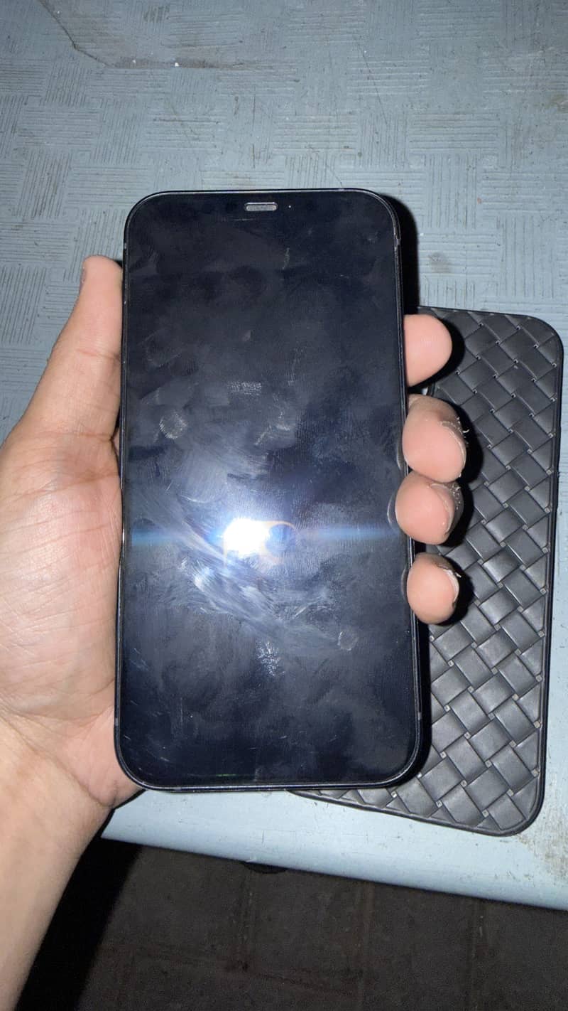 Apple iPhone 12 3