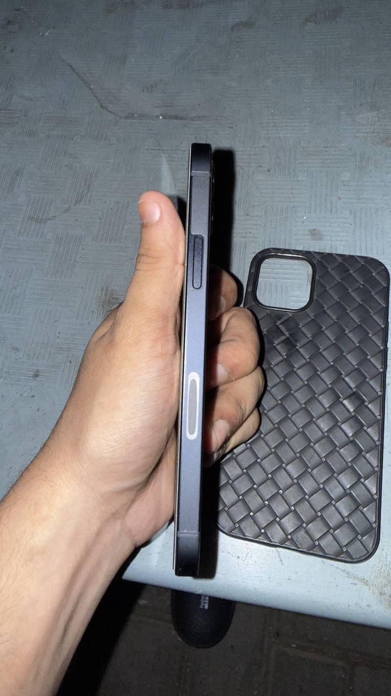Apple iPhone 12 5