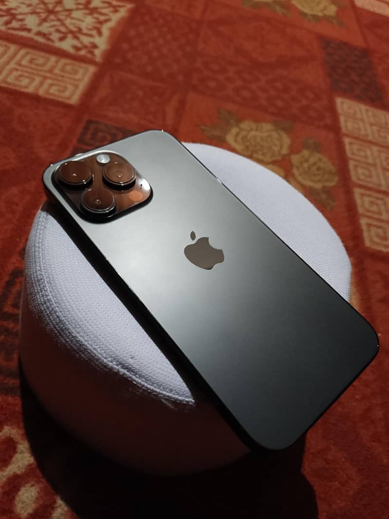 Apple iPhone 14 Pro Max 1