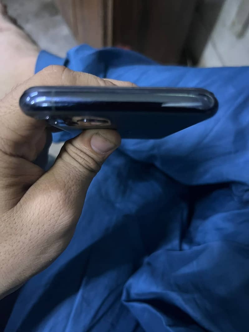 Apple iPhone 11 Pro 1
