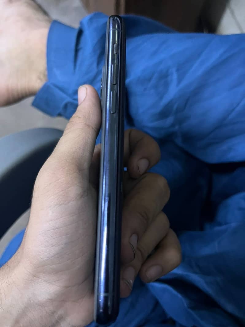 Apple iPhone 11 Pro 3