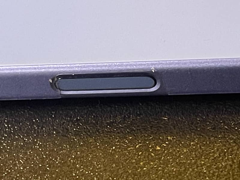 Apple iPhone 16 13