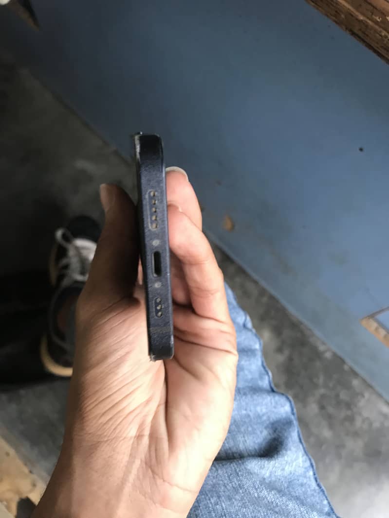 Apple iPhone 12 2