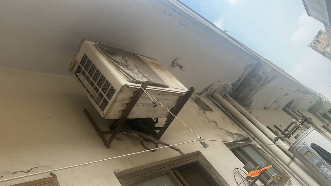 Split AC 1