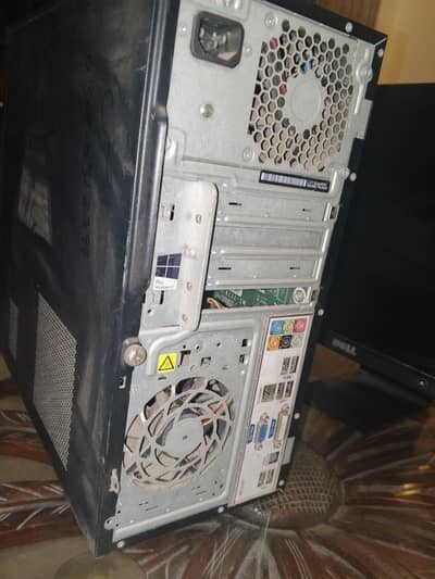 HP pro  PC Dell monitor