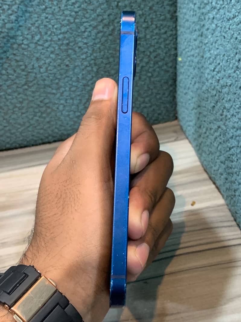 Apple iPhone 12 2