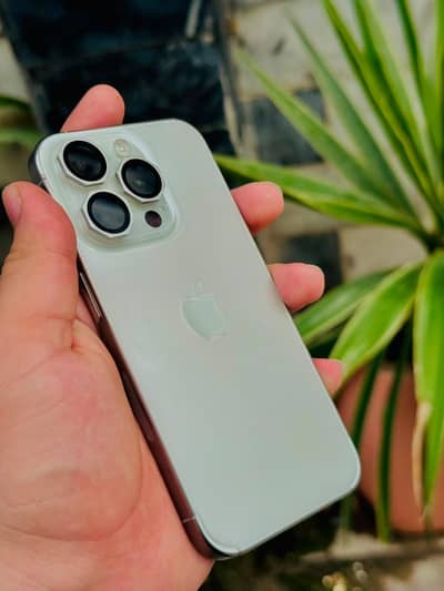 Apple iPhone 15 Pro