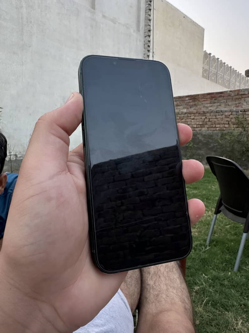 Apple iPhone 13 1