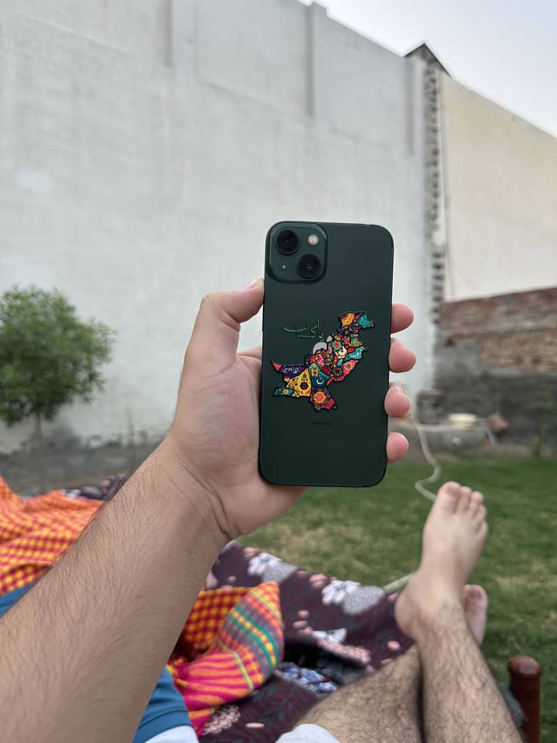 Apple iPhone 13 7