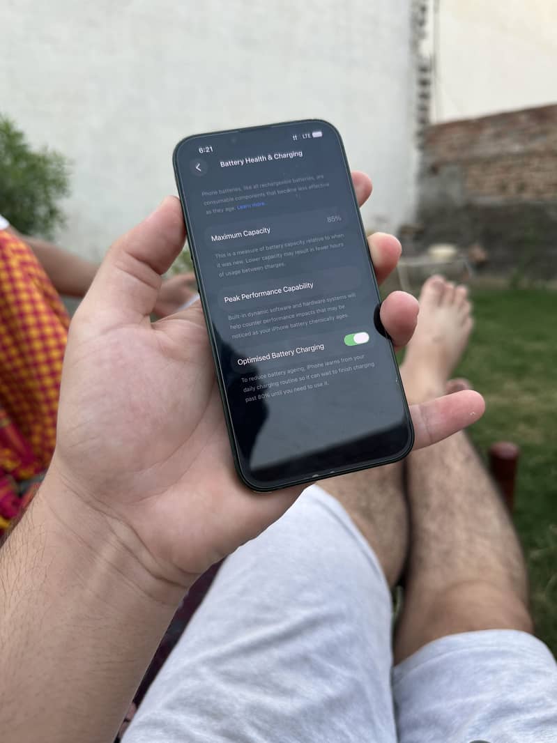 Apple iPhone 13 8