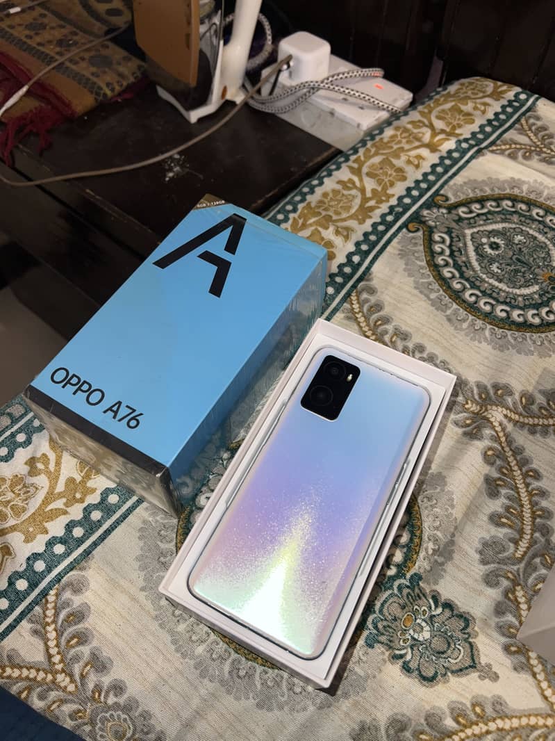 OPPO A76 3