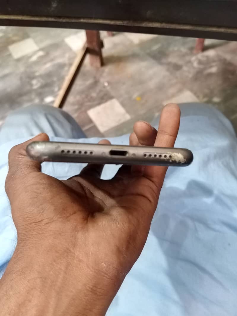 Apple iPhone 11 5
