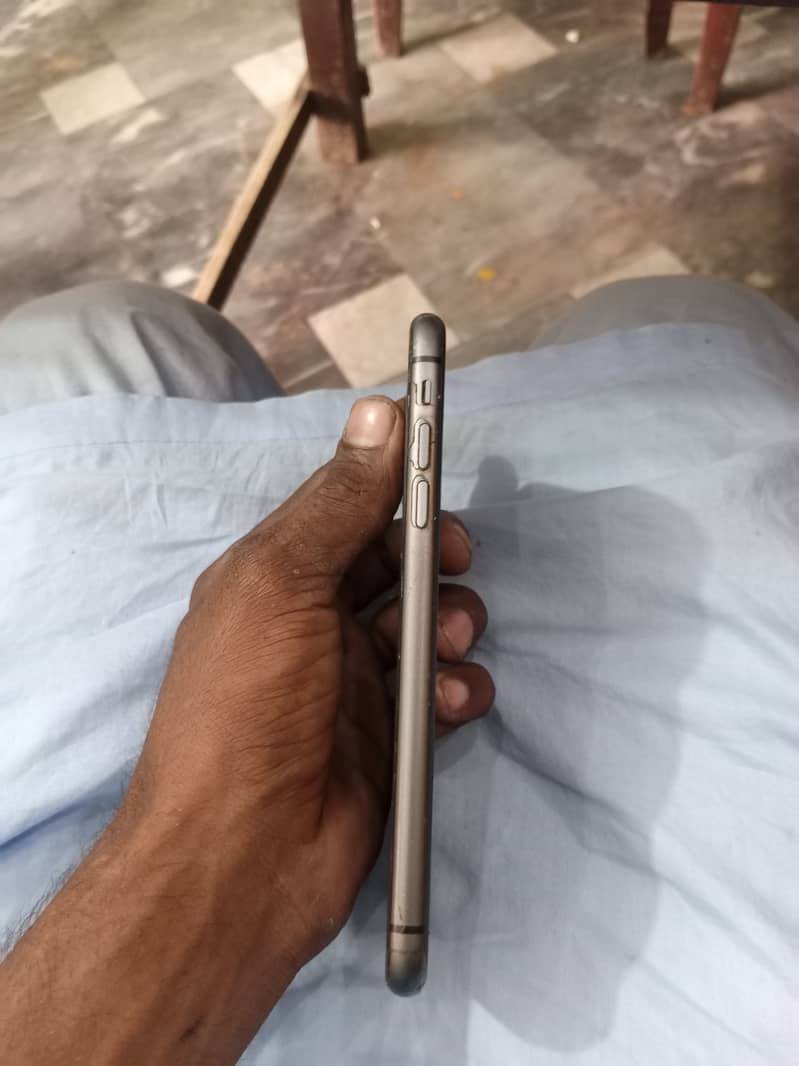 Apple iPhone 11 6