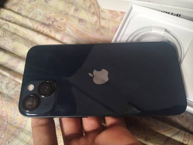 Apple iPhone 13 0