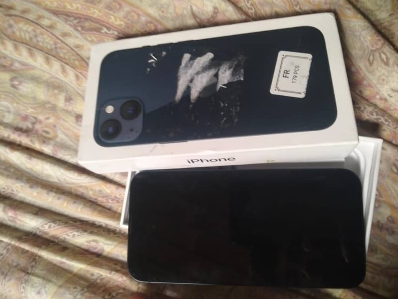 Apple iPhone 13 2