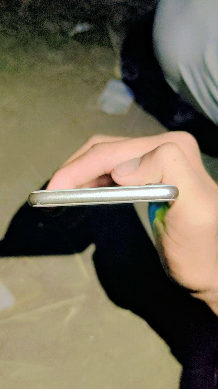 Apple iPhone 7 4