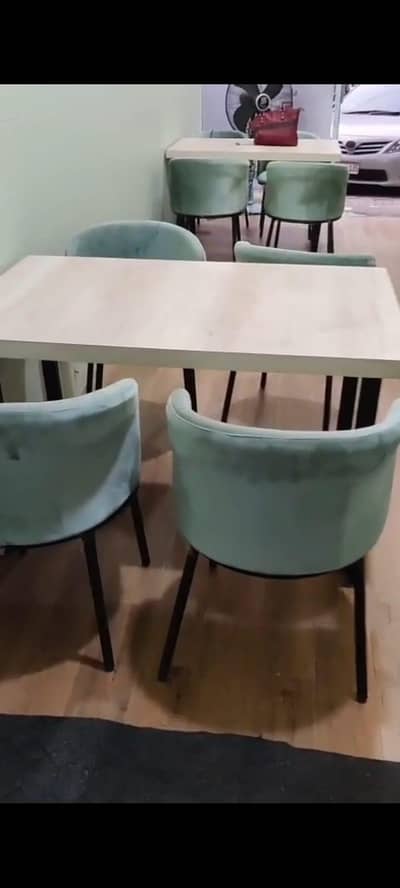 Table chiars 03073903992