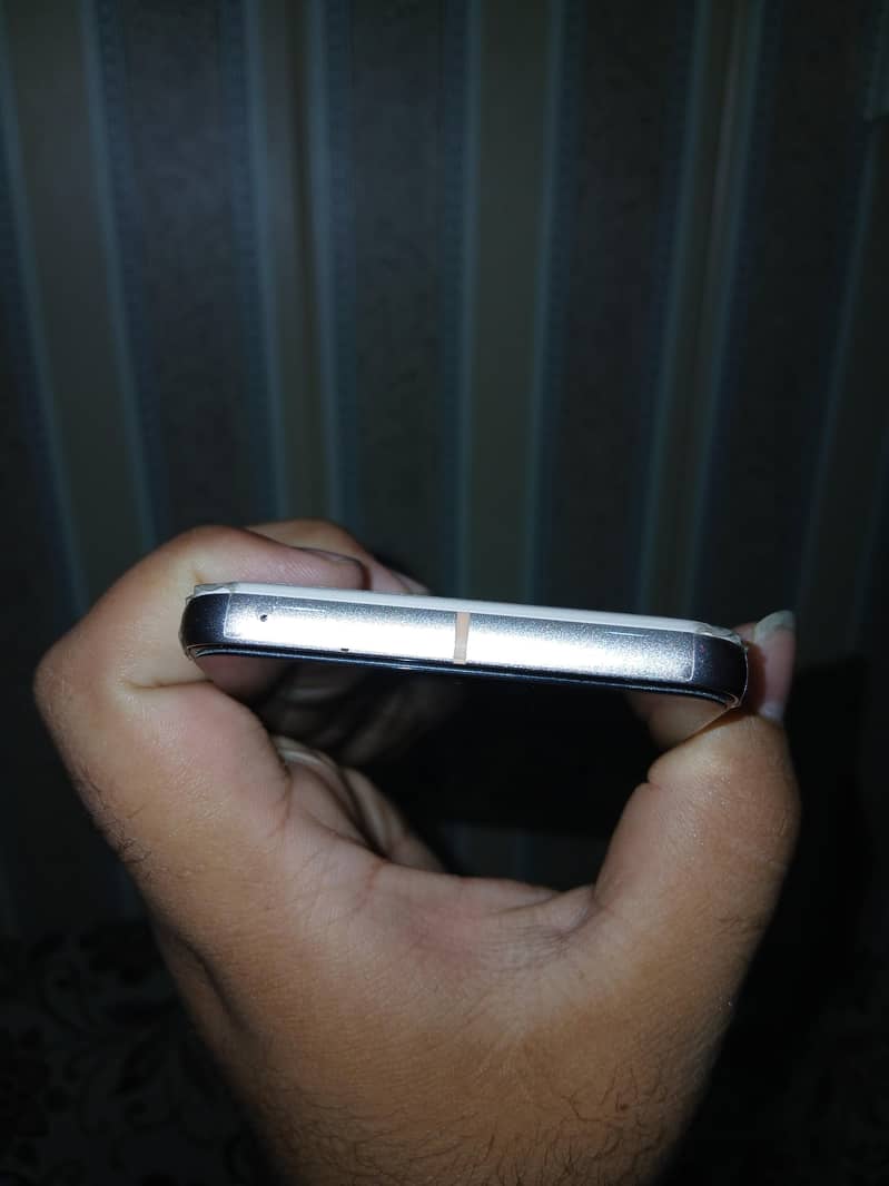 Google Pixel 8 3