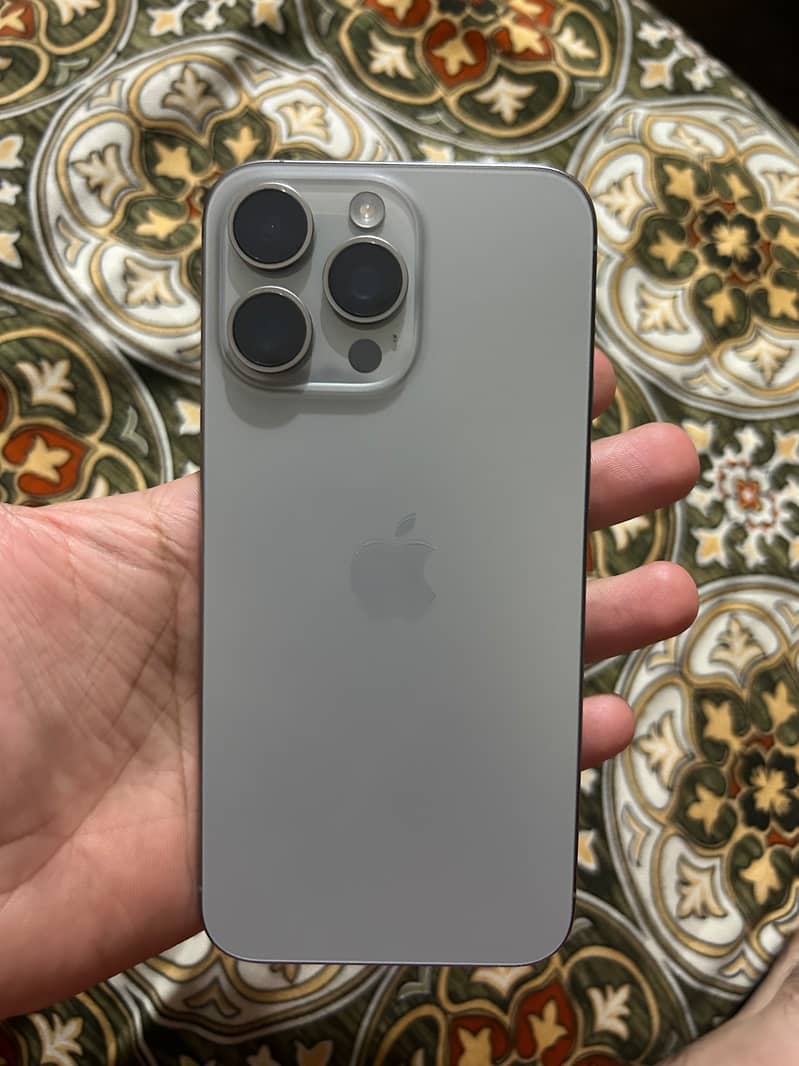 Apple iPhone 15 Pro Max 3