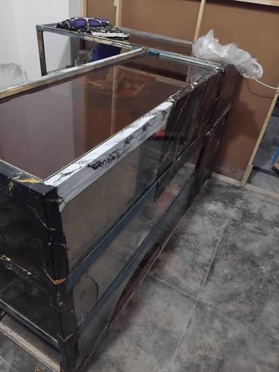 L shaped counter