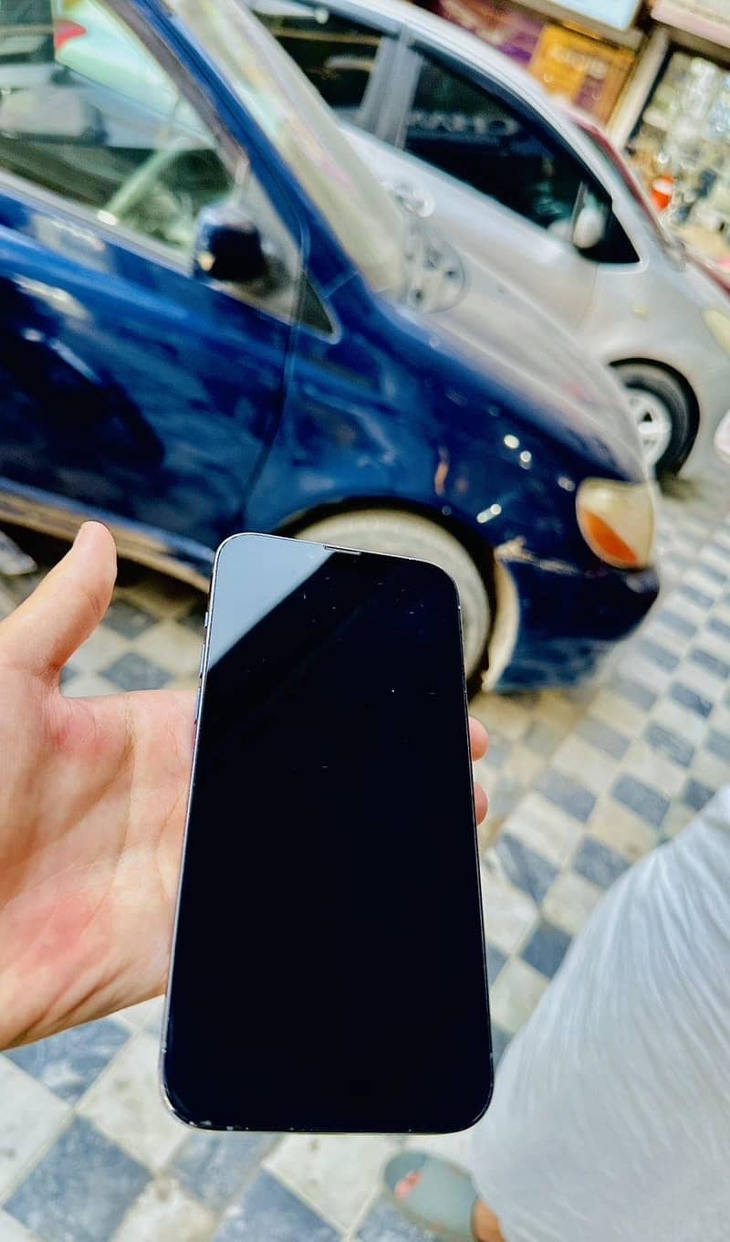 Apple iPhone 13 Pro Max 1