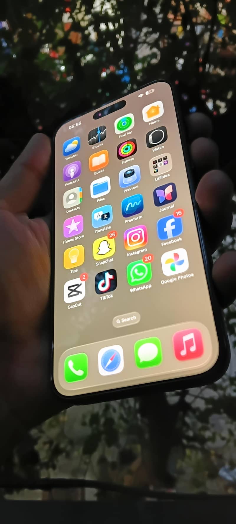 Apple iPhone 15 Pro Max 4