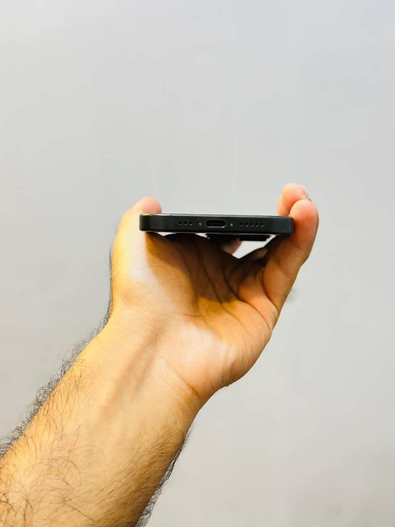 Apple iPhone 15 Pro 1