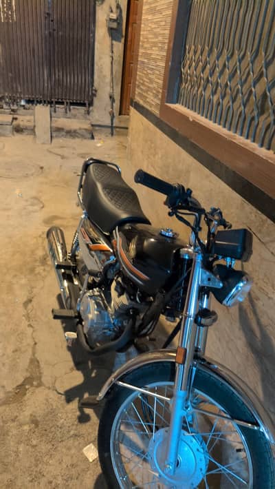 Honda 125 black colour 27 sticker