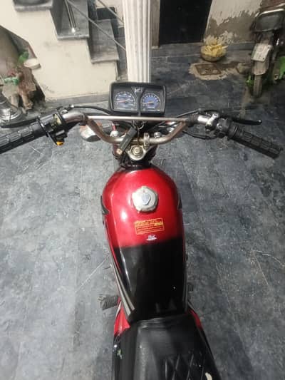 Honda 125 2017 model ha all ok ha urgent sale
