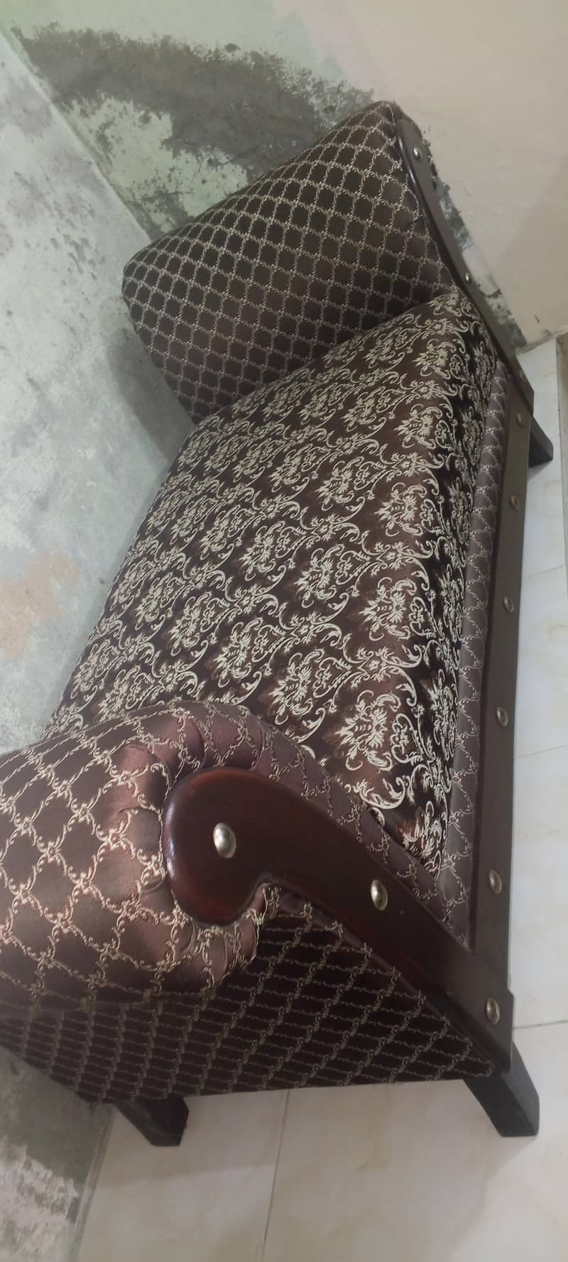 settee 0