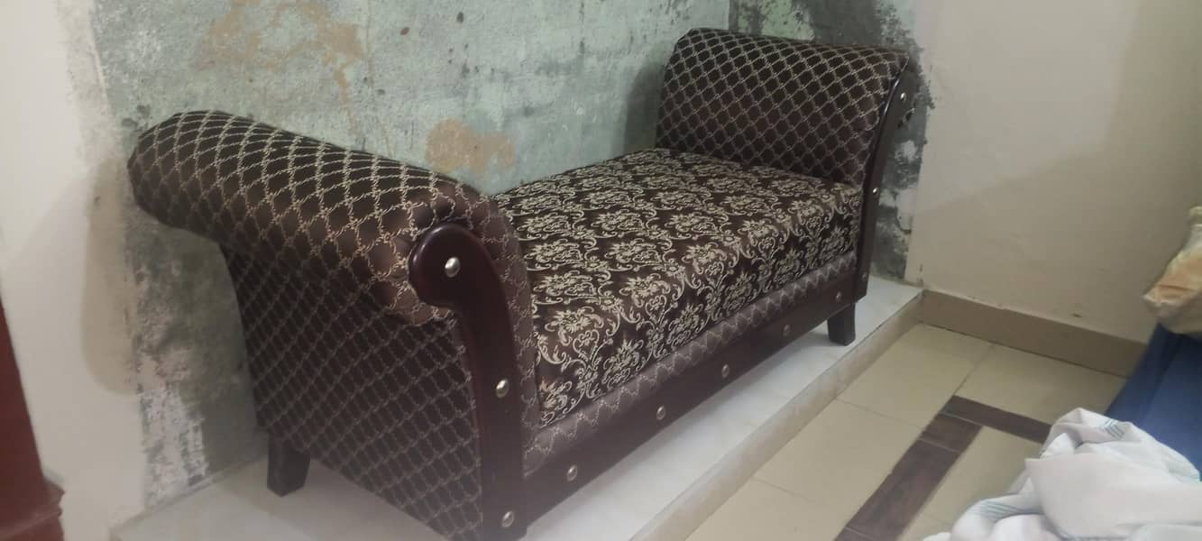 settee 1