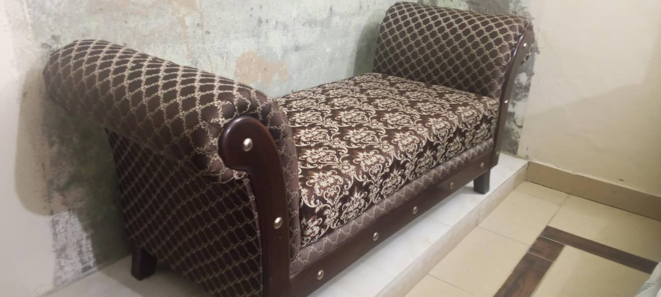 settee 3