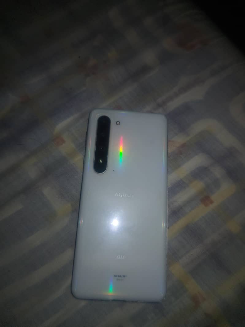 Sharp Aquos R5G 0